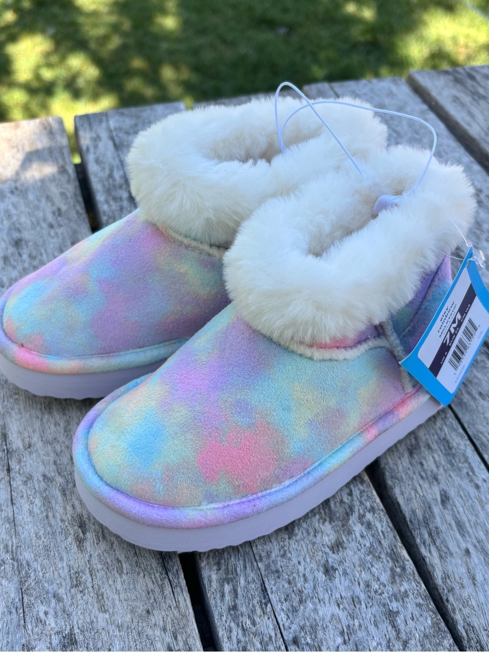 NWT! Stride Rite Munchkin Elsy Rainbow Boots Size 7M Little Kids